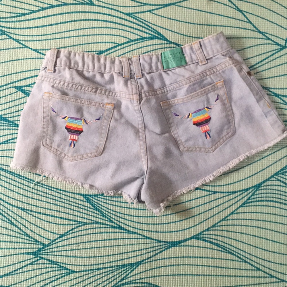 JUDITH MARCH light wash jean daisy dukes